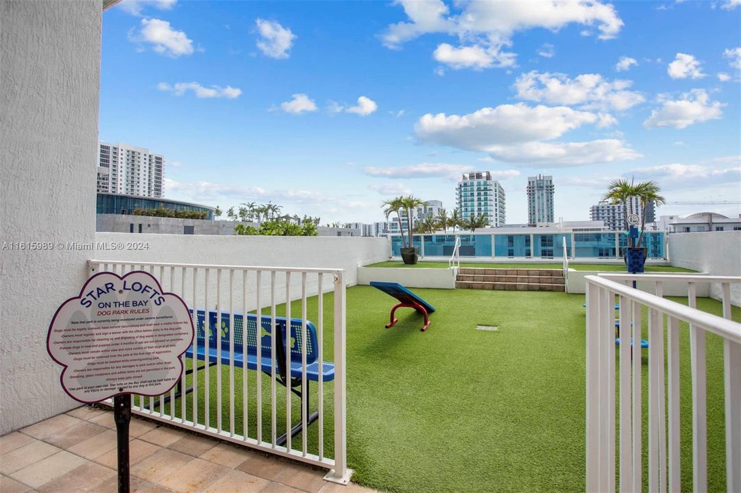 Active With Contract: $995,000 (2 beds, 2 baths, 1594 Square Feet)