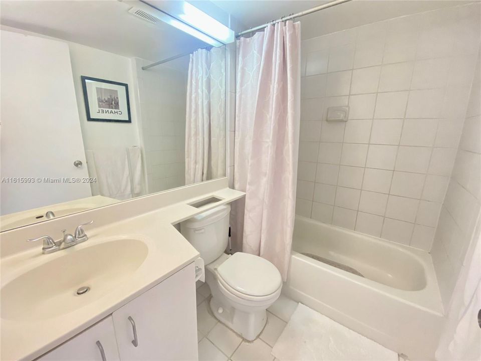 For Sale: $429,000 (2 beds, 2 baths, 1062 Square Feet)