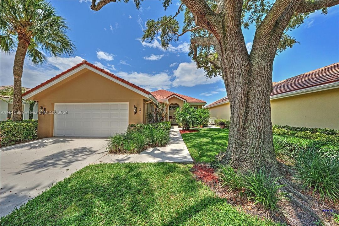 Active With Contract: $749,900 (3 beds, 2 baths, 1975 Square Feet)