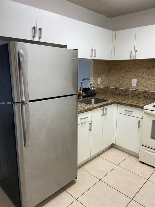 For Rent: $2,000 (2 beds, 2 baths, 1400 Square Feet)