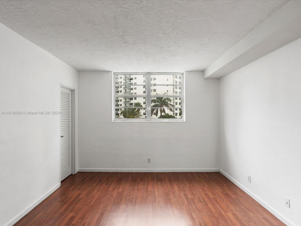 En Venta: $345,000 (1 camas, 1 baños, 1021 Pies cuadrados)