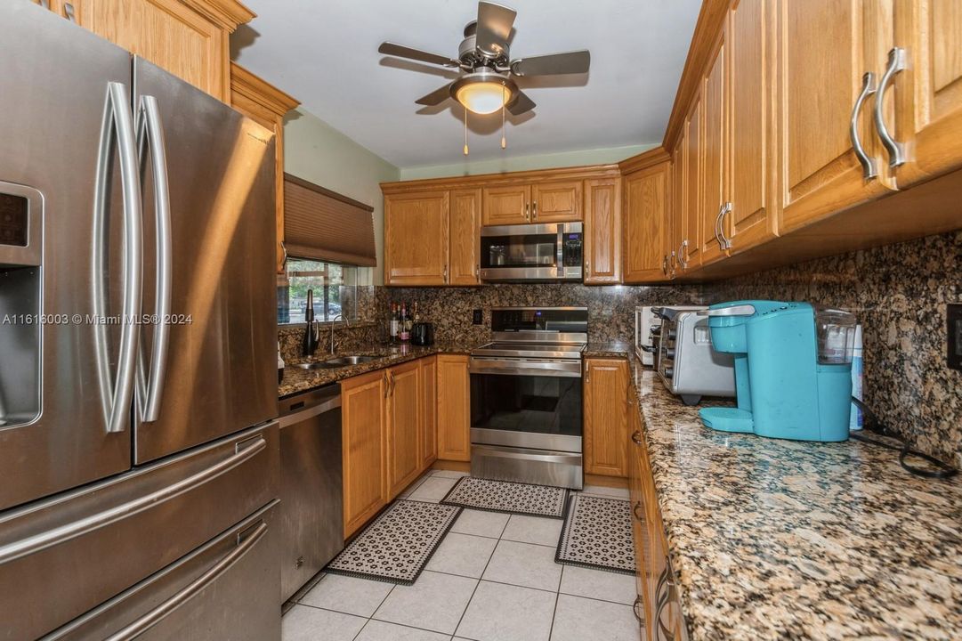 For Sale: $295,000 (2 beds, 2 baths, 1238 Square Feet)