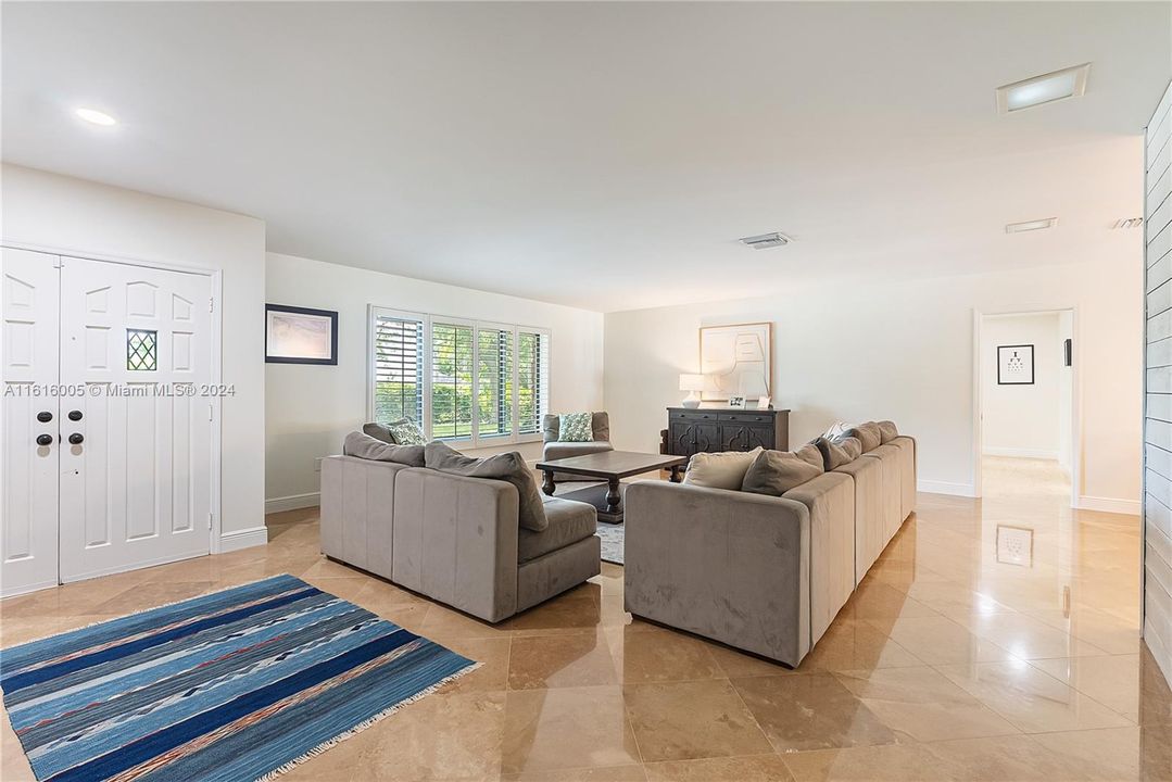 For Sale: $1,500,000 (5 beds, 4 baths, 3381 Square Feet)