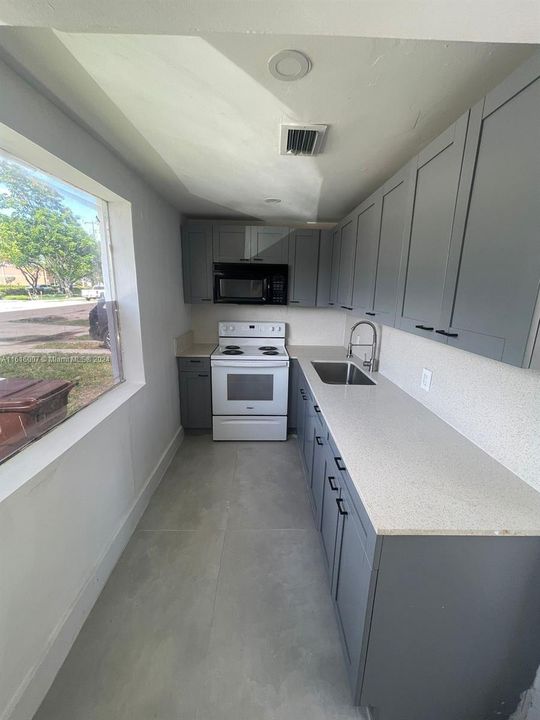 For Rent: $2,400 (2 beds, 2 baths, 1685 Square Feet)