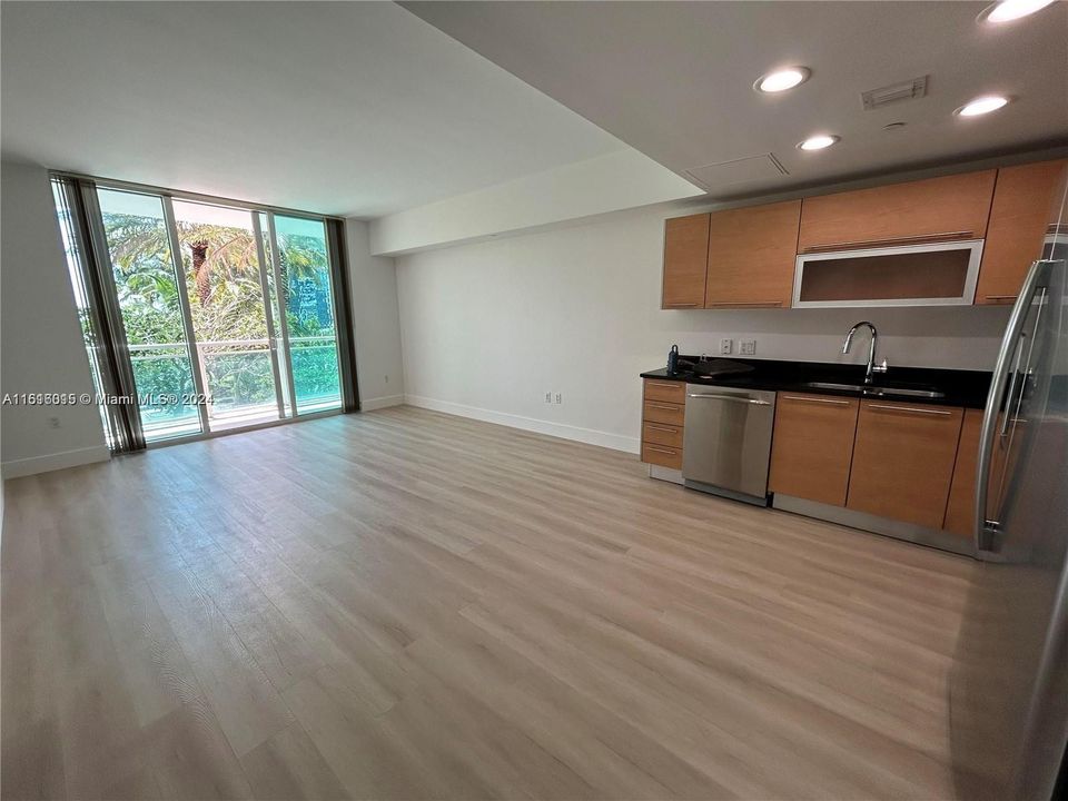 For Rent: $3,300 (1 beds, 1 baths, 639 Square Feet)