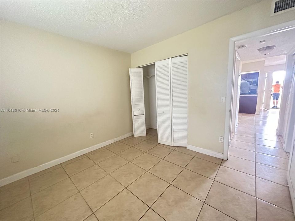 For Rent: $1,750 (2 beds, 1 baths, 771 Square Feet)