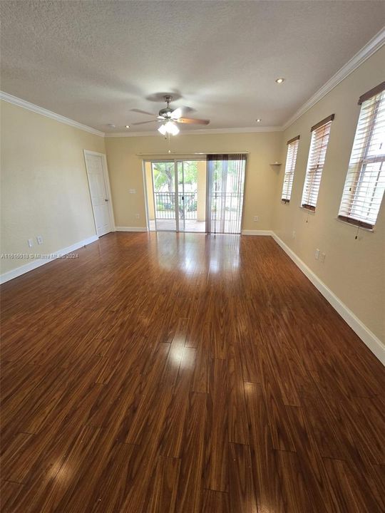 Recently Rented: $2,700 (2 beds, 2 baths, 1205 Square Feet)