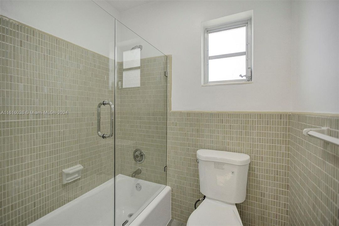 For Rent: $6,500 (3 beds, 2 baths, 1761 Square Feet)