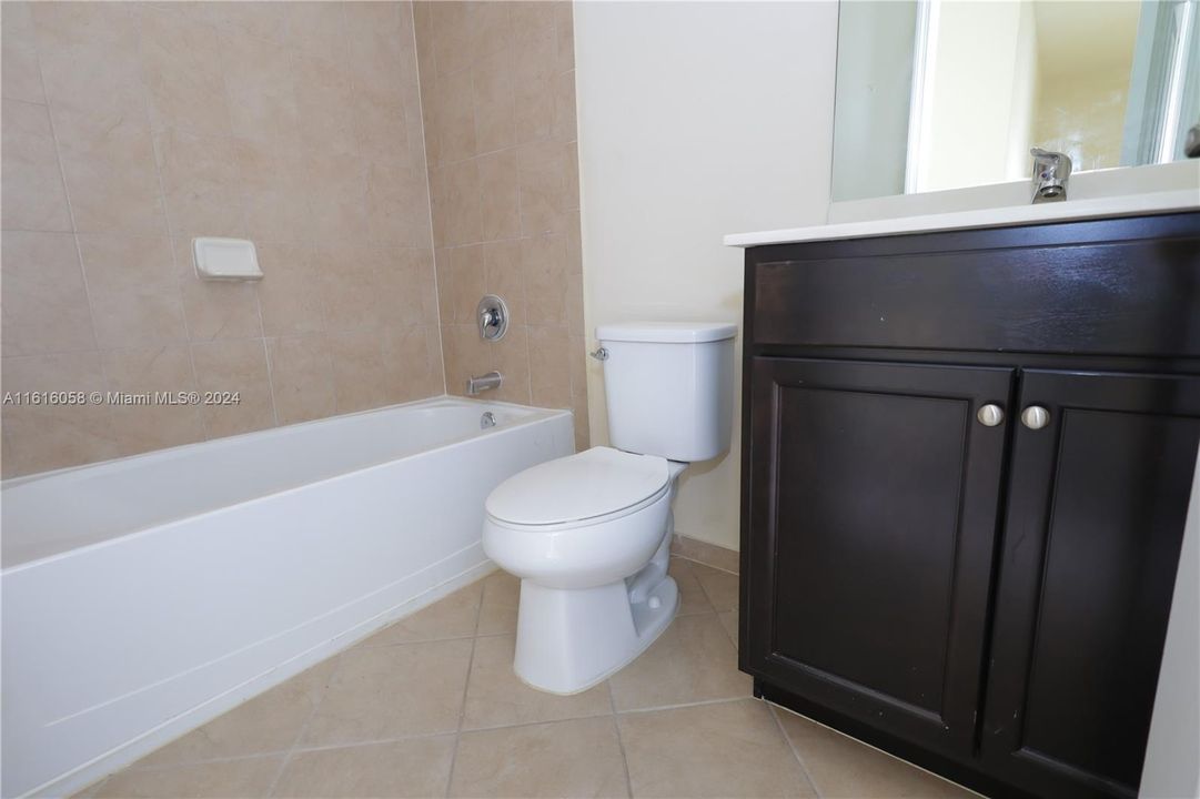 For Rent: $2,900 (3 beds, 2 baths, 1432 Square Feet)