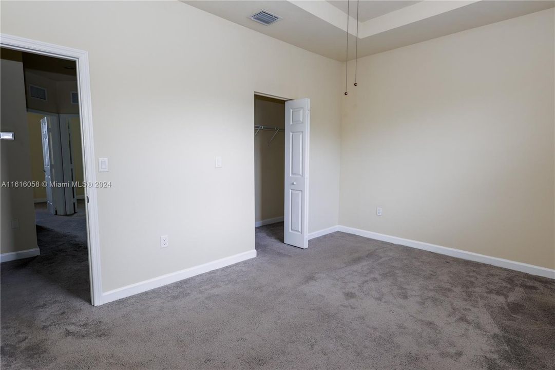 For Rent: $2,900 (3 beds, 2 baths, 1432 Square Feet)