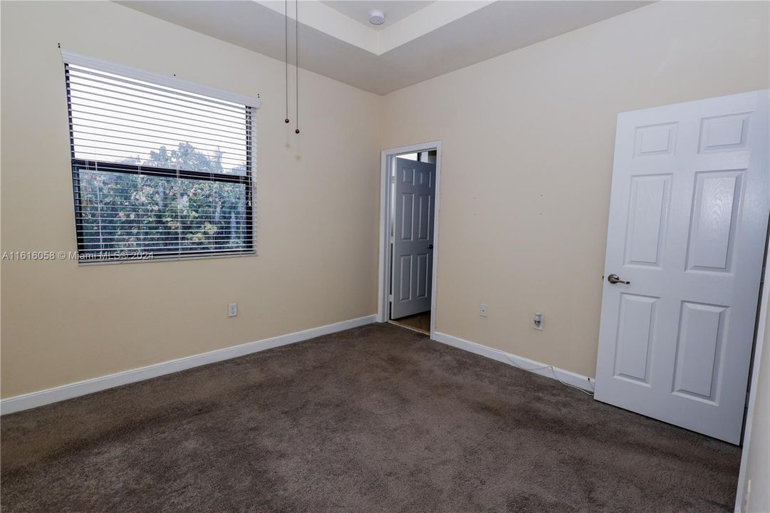 For Rent: $2,900 (3 beds, 2 baths, 1432 Square Feet)