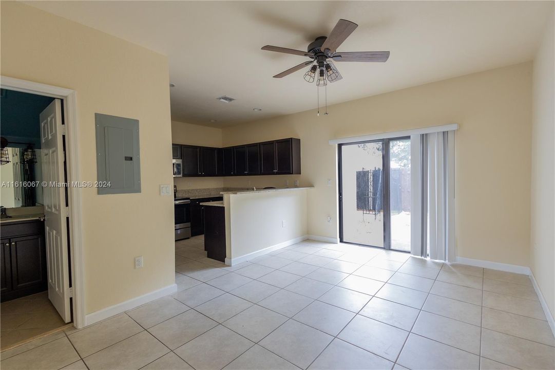 For Sale: $395,000 (3 beds, 2 baths, 1432 Square Feet)