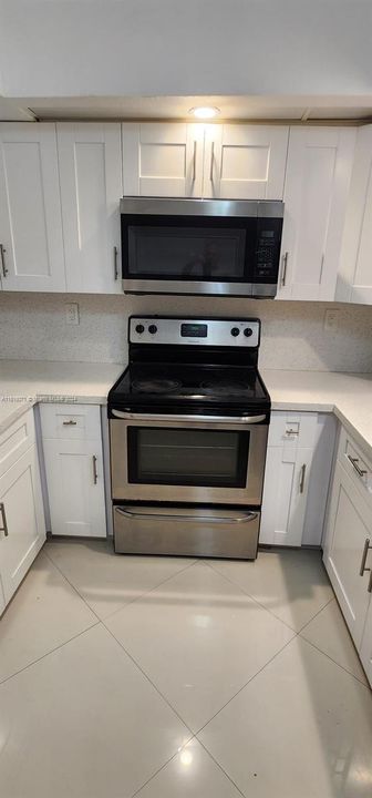 For Rent: $2,400 (2 beds, 2 baths, 1123 Square Feet)