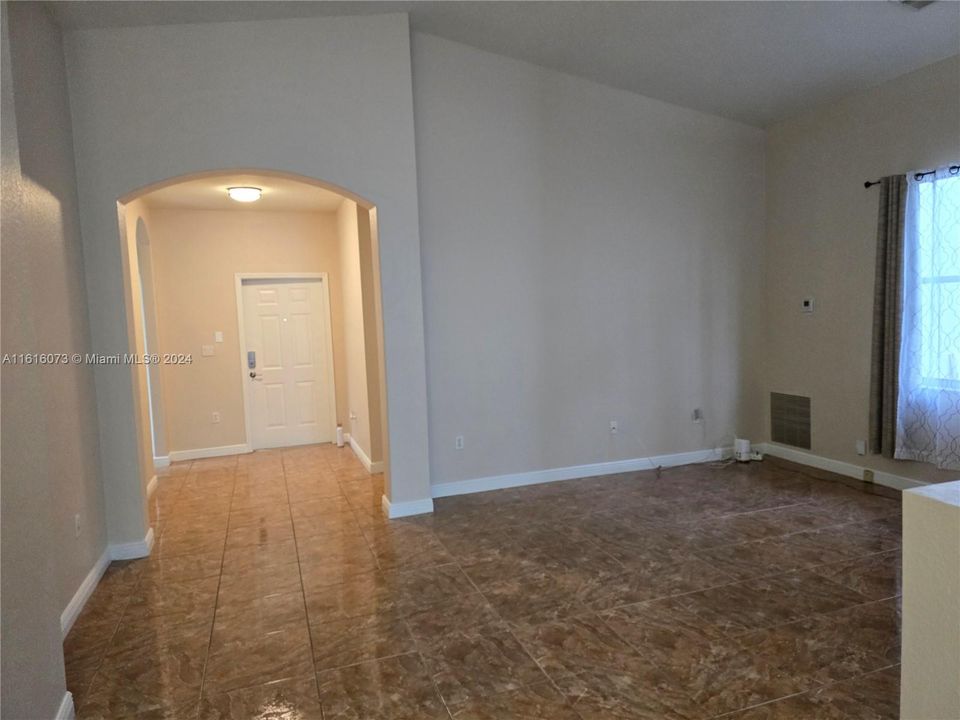 For Rent: $3,700 (3 beds, 2 baths, 1542 Square Feet)