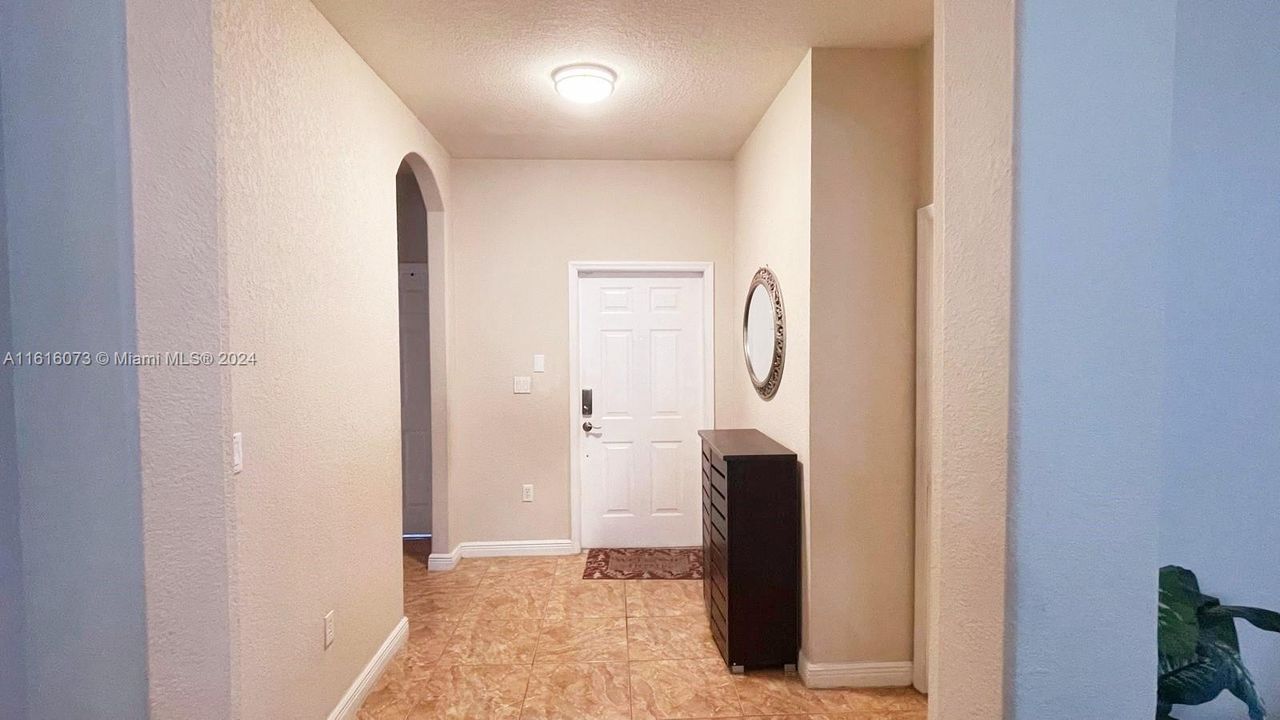 For Rent: $3,700 (3 beds, 2 baths, 1542 Square Feet)