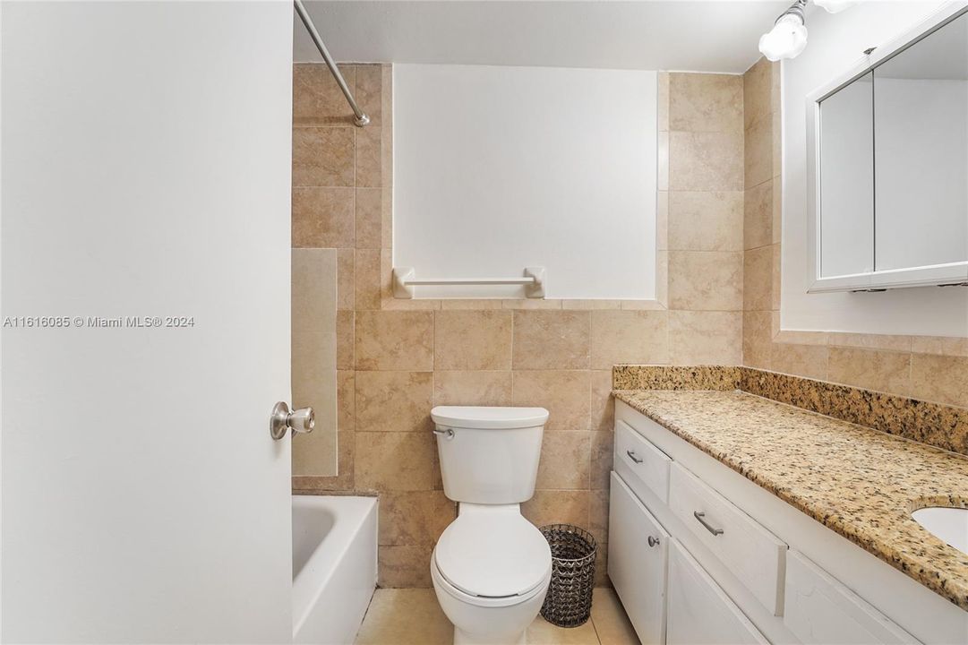 Active With Contract: $2,275 (0 beds, 1 baths, 619 Square Feet)