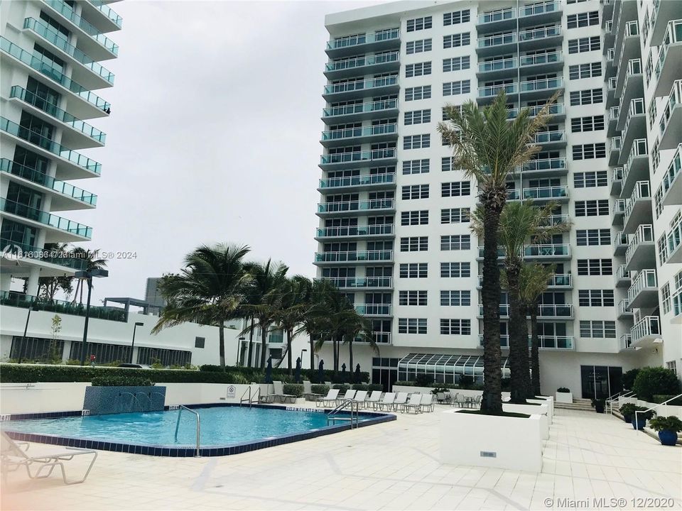 For Rent: $2,400 (1 beds, 1 baths, 808 Square Feet)