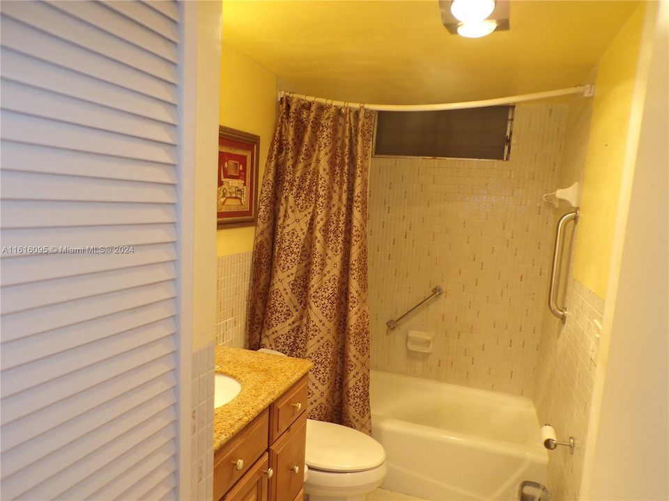 For Sale: $289,900 (1 beds, 1 baths, 768 Square Feet)