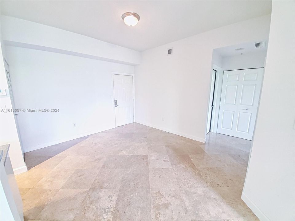 For Rent: $3,200 (2 beds, 2 baths, 1057 Square Feet)