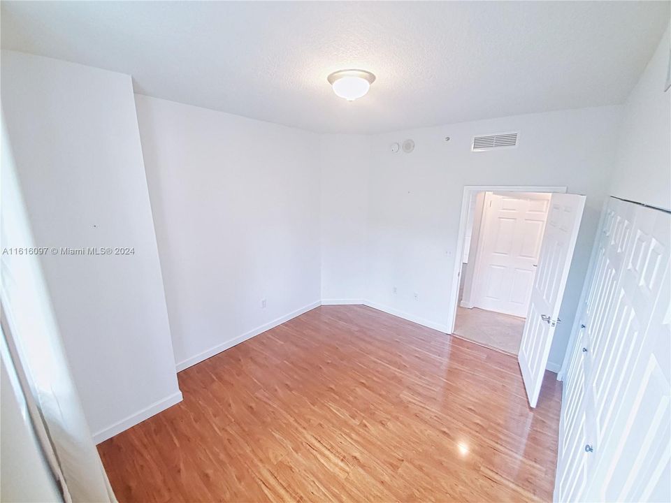 For Rent: $3,200 (2 beds, 2 baths, 1057 Square Feet)