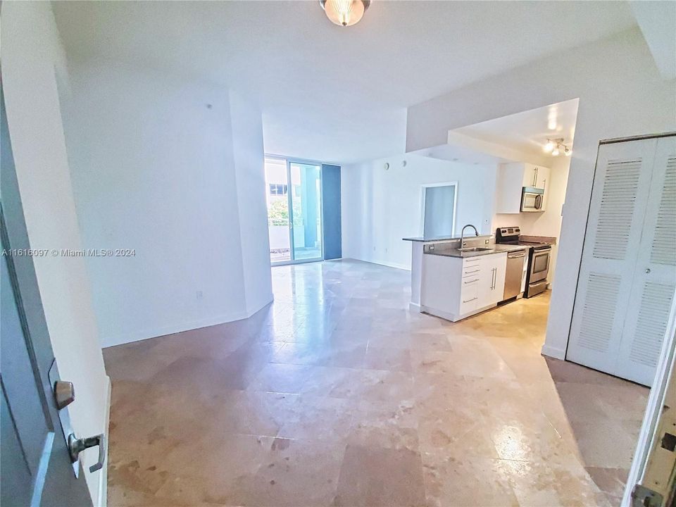 For Rent: $3,200 (2 beds, 2 baths, 1057 Square Feet)