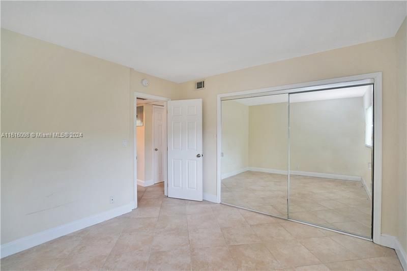 For Rent: $1,990 (2 beds, 1 baths, 772 Square Feet)