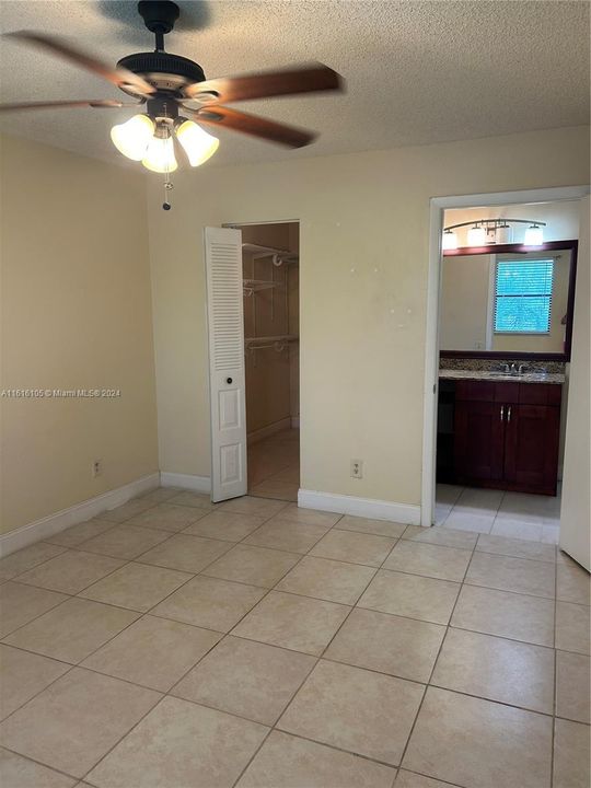 For Rent: $2,150 (2 beds, 2 baths, 806 Square Feet)