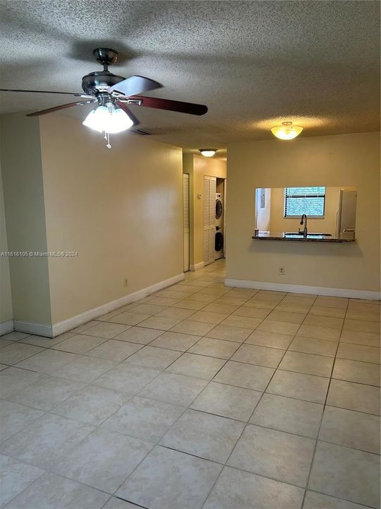 For Rent: $2,150 (2 beds, 2 baths, 806 Square Feet)