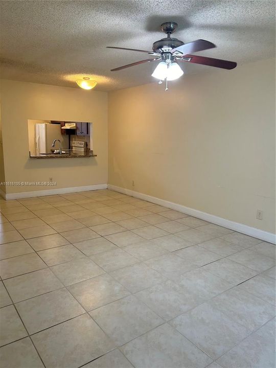 For Rent: $2,150 (2 beds, 2 baths, 806 Square Feet)