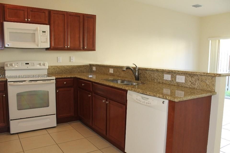 For Rent: $2,799 (3 beds, 2 baths, 1542 Square Feet)