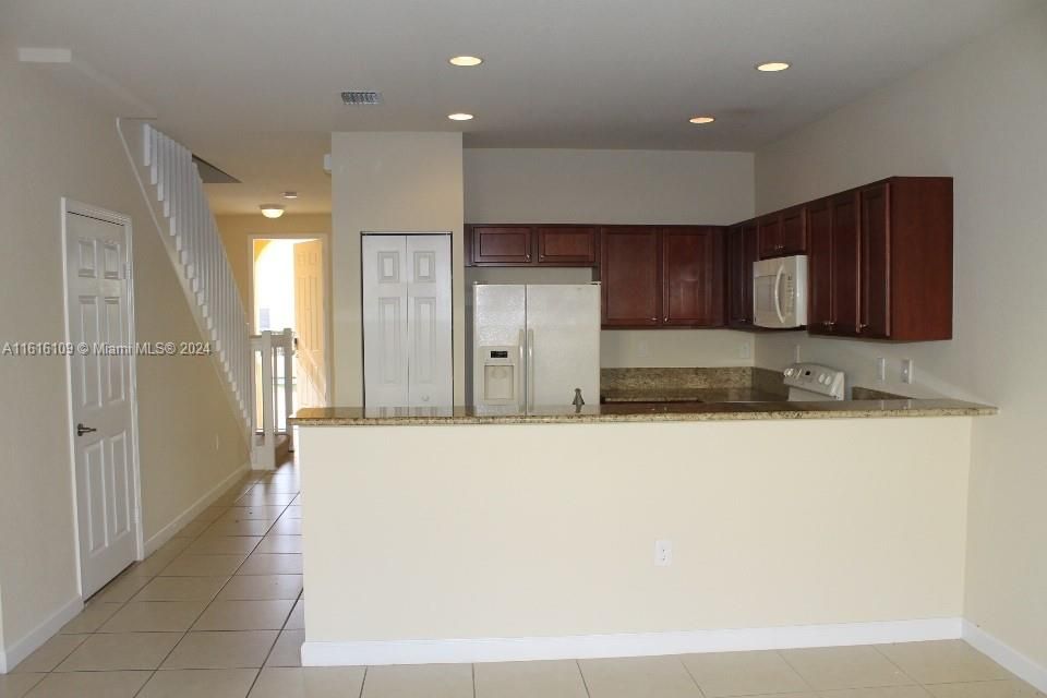 For Rent: $2,799 (3 beds, 2 baths, 1542 Square Feet)