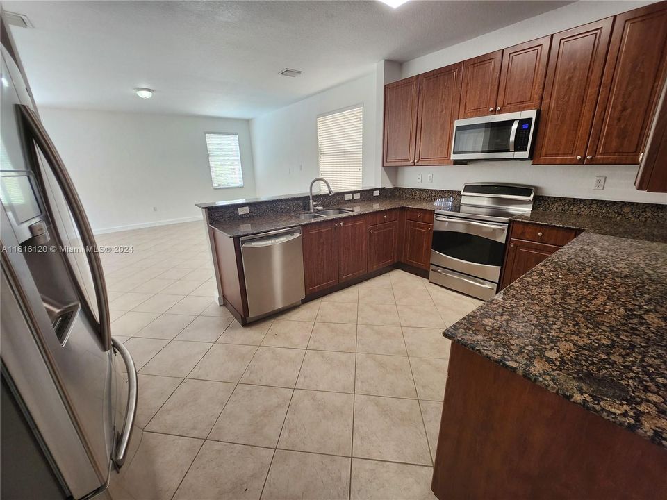 For Rent: $6,250 (4 beds, 4 baths, 3053 Square Feet)