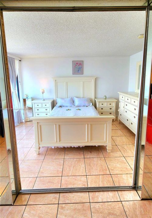 Sliding Mirror Doors to Bedroom