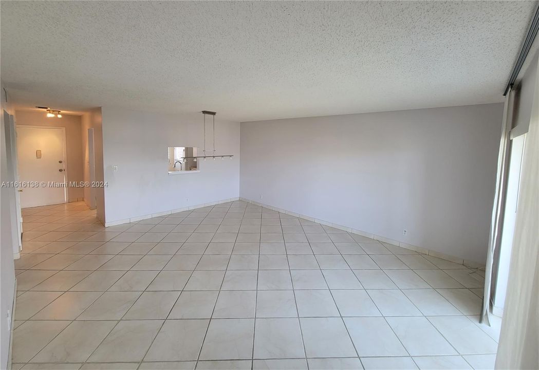 For Rent: $2,150 (2 beds, 2 baths, 1092 Square Feet)