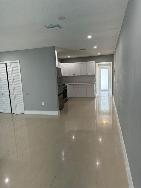 For Rent: $2,700 (2 beds, 1 baths, 2097 Square Feet)