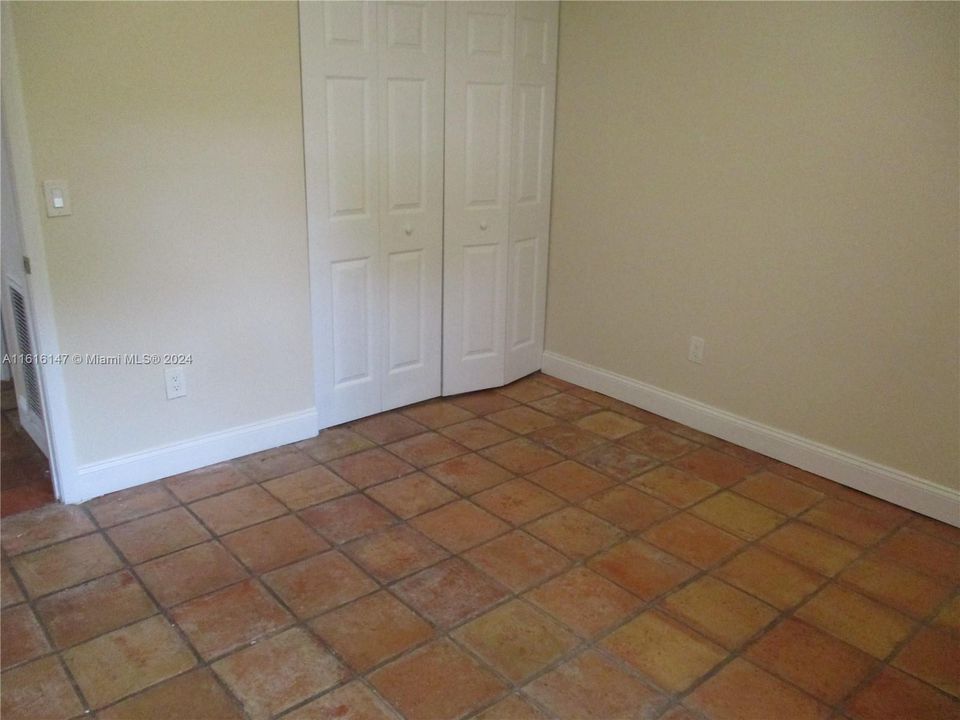 For Rent: $3,500 (3 beds, 2 baths, 1350 Square Feet)