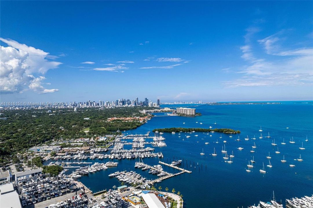 Recently Sold: $1,650,000 (2 beds, 2 baths, 1310 Square Feet)