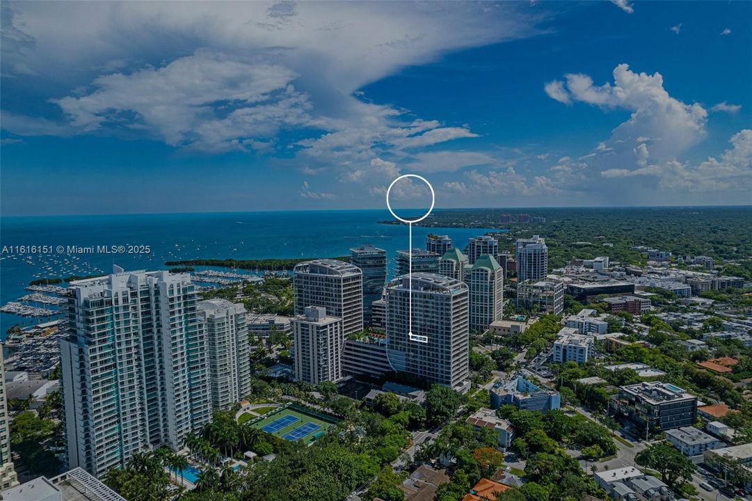 Recently Sold: $1,650,000 (2 beds, 2 baths, 1310 Square Feet)