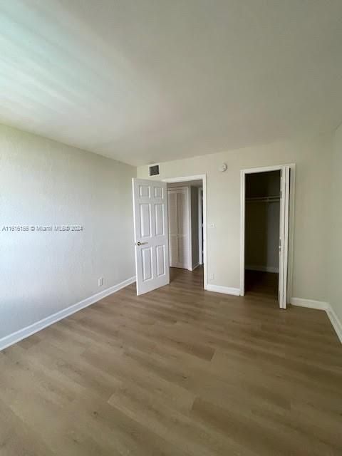 For Sale: $249,000 (1 beds, 1 baths, 605 Square Feet)