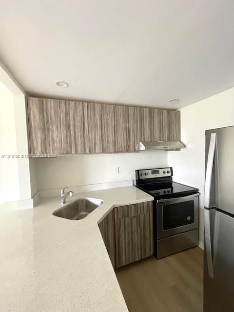 For Sale: $249,000 (1 beds, 1 baths, 605 Square Feet)