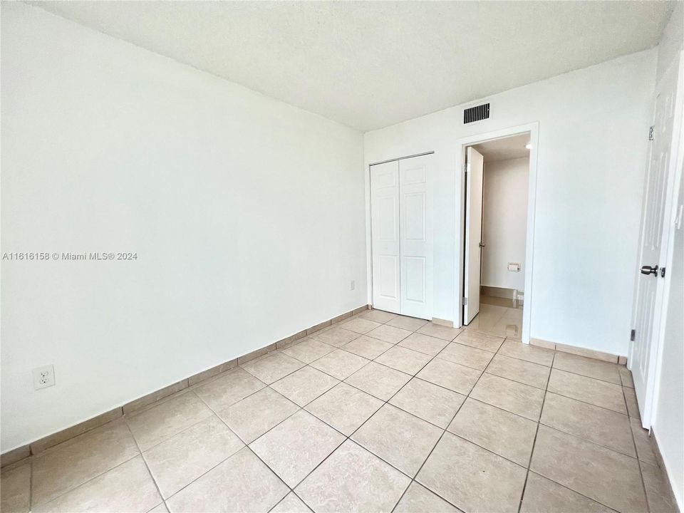 For Rent: $2,350 (2 beds, 2 baths, 850 Square Feet)