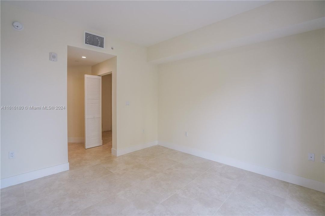 For Rent: $4,150 (2 beds, 2 baths, 1888 Square Feet)