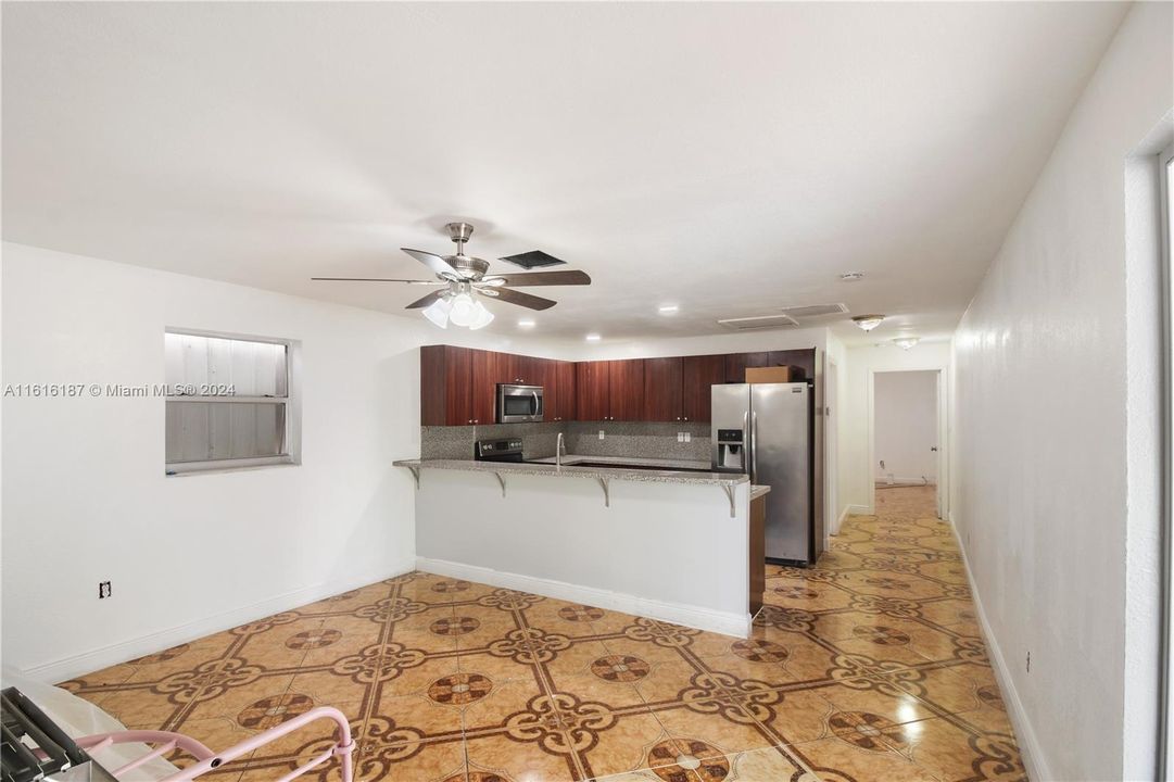 Active With Contract: $490,000 (4 beds, 2 baths, 1611 Square Feet)