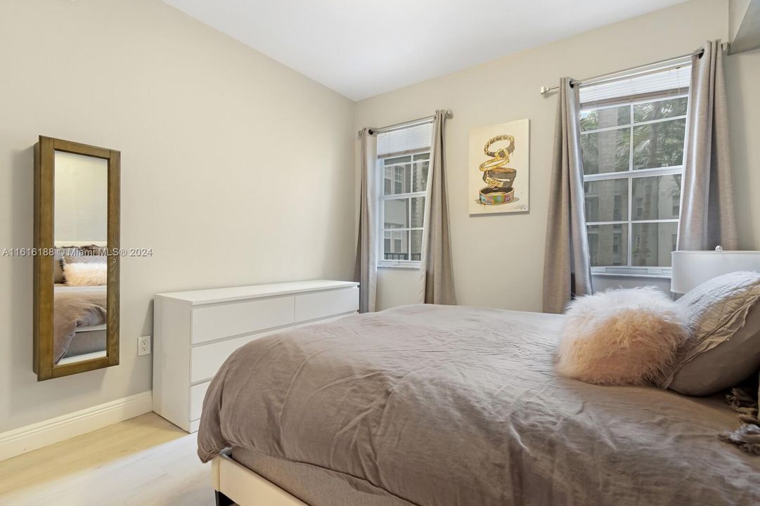 For Sale: $399,000 (1 beds, 1 baths, 780 Square Feet)