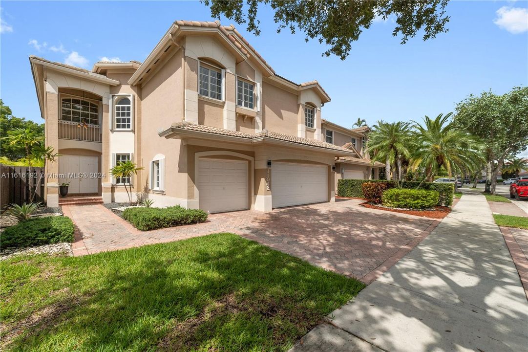 For Sale: $1,389,000 (5 beds, 3 baths, 3052 Square Feet)