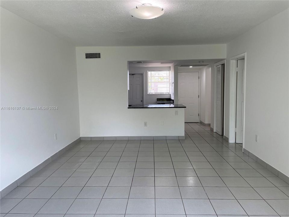 For Rent: $2,200 (1 beds, 1 baths, 800 Square Feet)