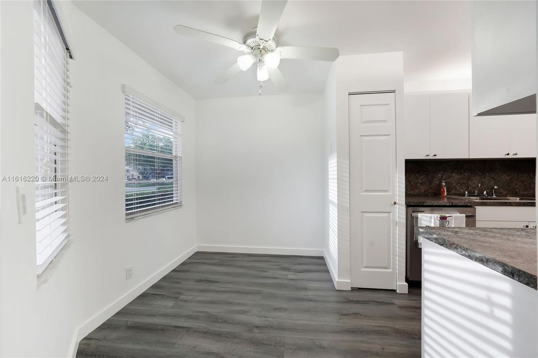 For Sale: $345,000 (2 beds, 2 baths, 1100 Square Feet)