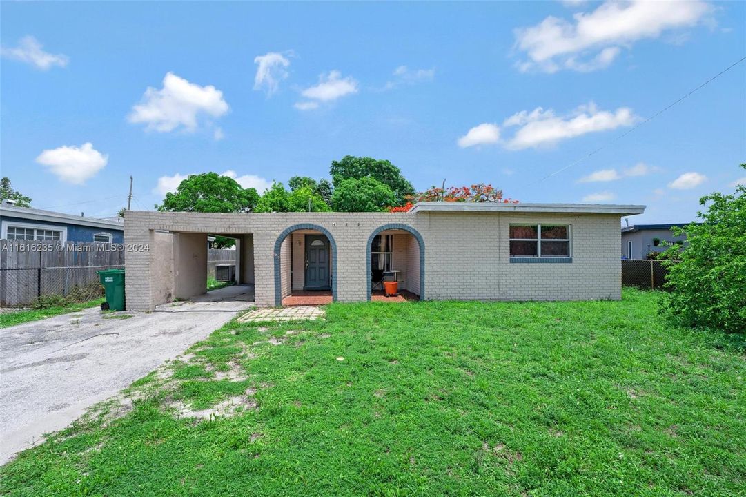 For Sale: $275,900 (3 beds, 2 baths, 1563 Square Feet)