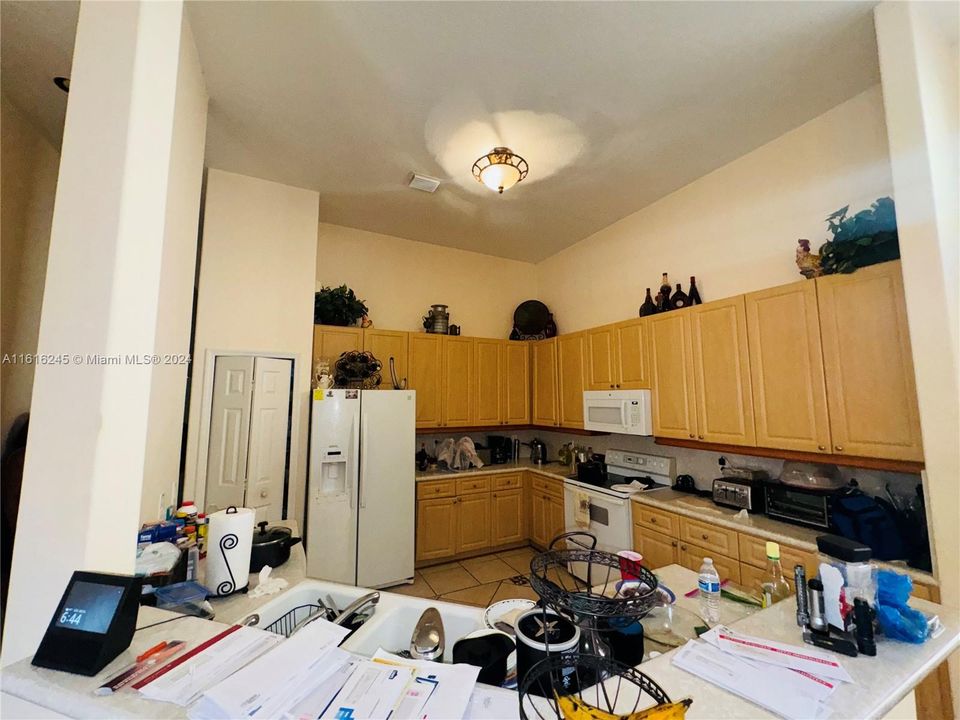 В аренду: $5,500 (3 спален, 2 ванн, 2603 Квадратных фут)