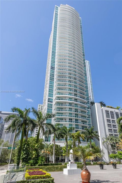 For Sale: $499,000 (1 beds, 1 baths, 774 Square Feet)